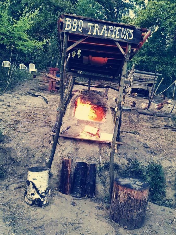 La Cabane Des Trappeurs Crépy-en-Valois Dış mekan fotoğraf