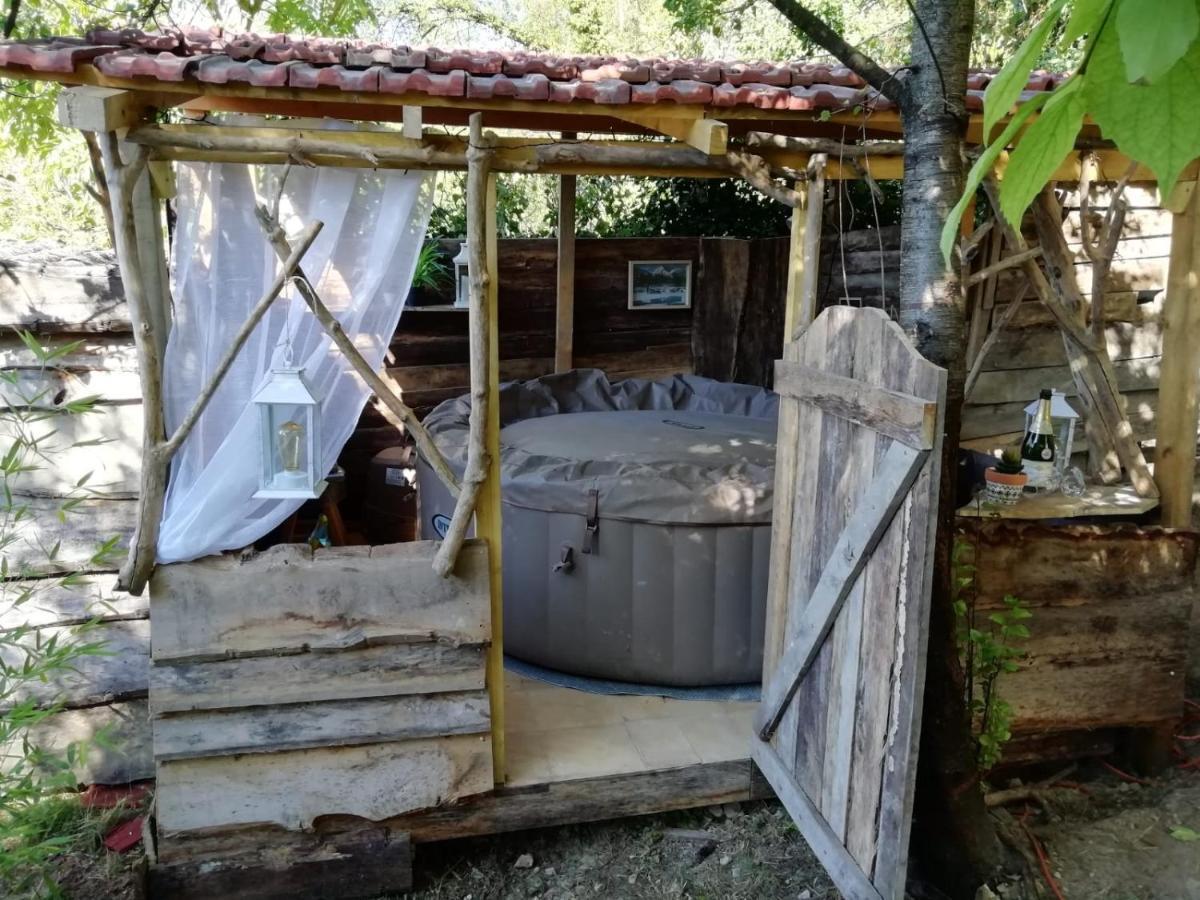 La Cabane Des Trappeurs Crépy-en-Valois Dış mekan fotoğraf